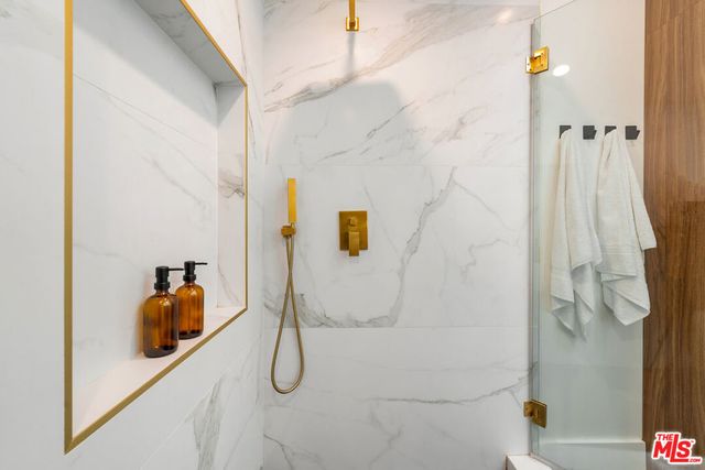 20748 Burbank Boulevard, Woodland Hills, CA 91367