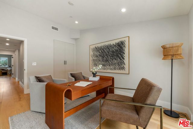 20748 Burbank Boulevard, Woodland Hills, CA 91367