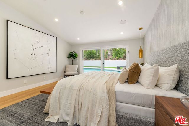 20748 Burbank Boulevard, Woodland Hills, CA 91367