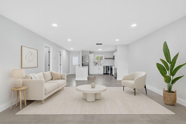 846 Salem Lane, Lake Worth, FL 33467