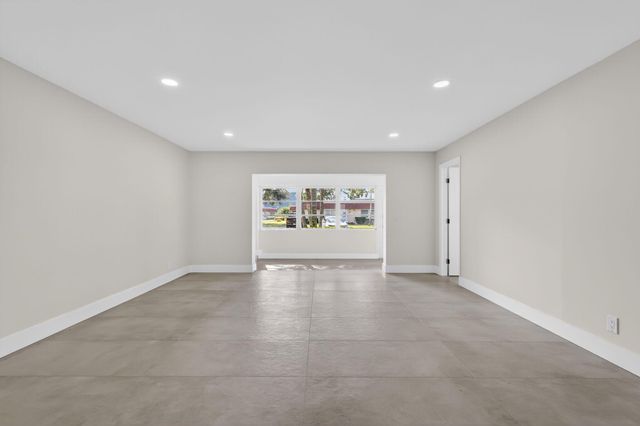 846 Salem Lane, Lake Worth, FL 33467