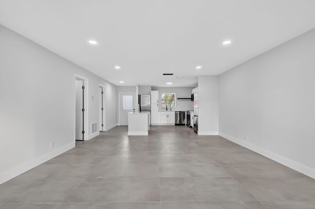 846 Salem Lane, Lake Worth, FL 33467