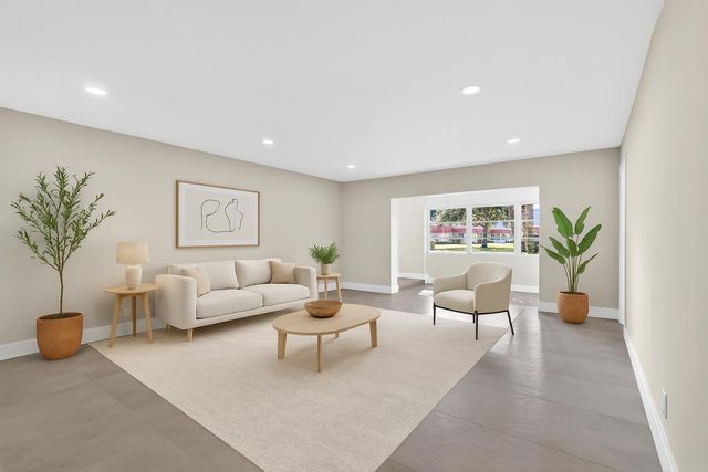 846 Salem Lane, Lake Worth, FL 33467