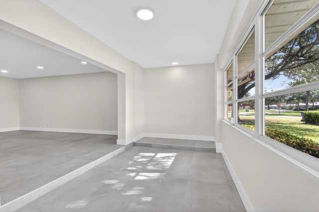 846 Salem Lane, Lake Worth, FL 33467