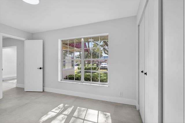 846 Salem Lane, Lake Worth, FL 33467