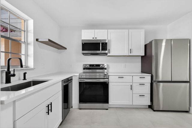 846 Salem Lane, Lake Worth, FL 33467