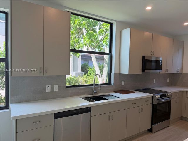 2240 SW 13th St, Miami, FL 33145