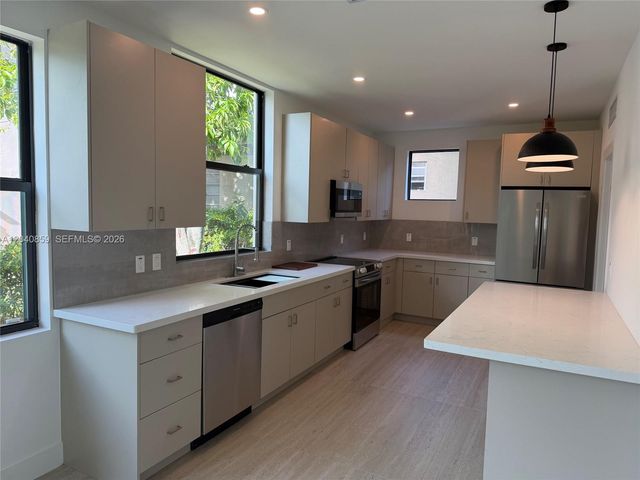 2240 SW 13th St, Miami, FL 33145