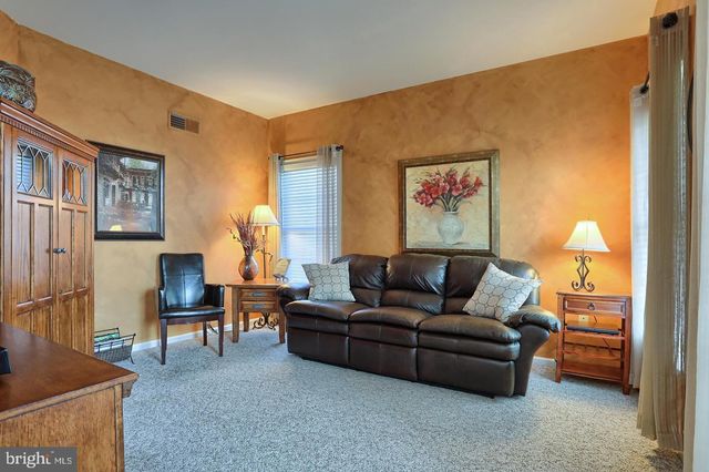 08 ROLLING MEADOW ROAD, Lebanon, PA 17046