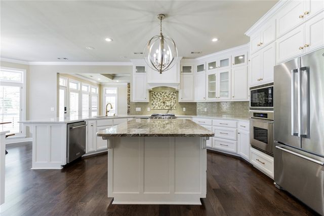 2613 W Green Acres Road, Rogers, AR 72758