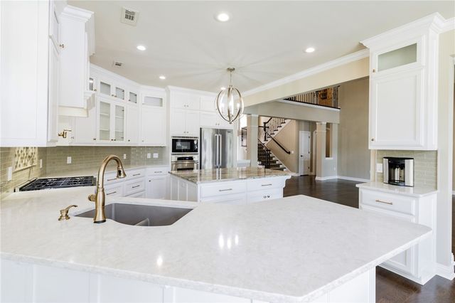 2613 W Green Acres Road, Rogers, AR 72758