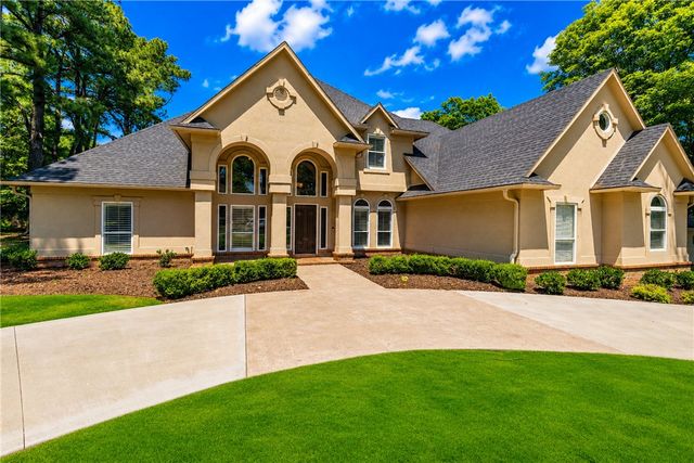 2613 W Green Acres Road, Rogers, AR 72758