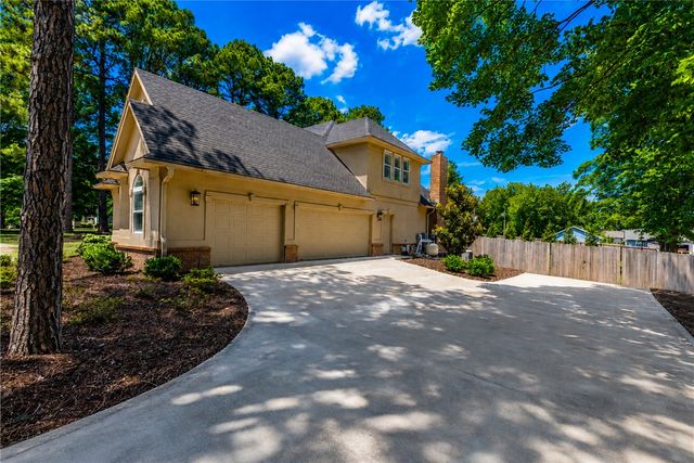 2613 W Green Acres Road, Rogers, AR 72758