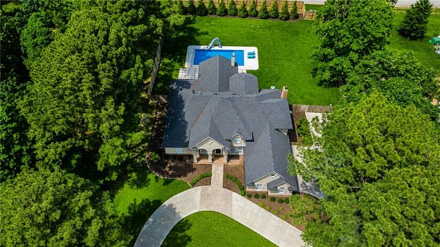 2613 W Green Acres Road, Rogers, AR 72758