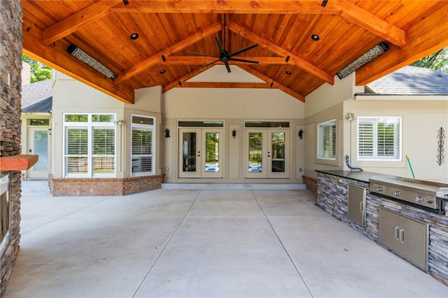 2613 W Green Acres Road, Rogers, AR 72758