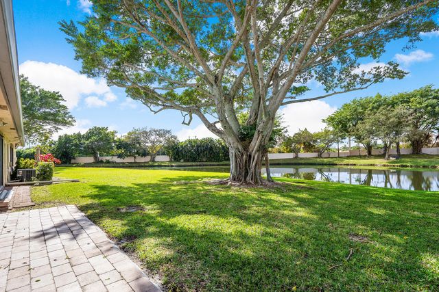 8458 Boca Glades Boulevard E, Boca Raton, FL 33434