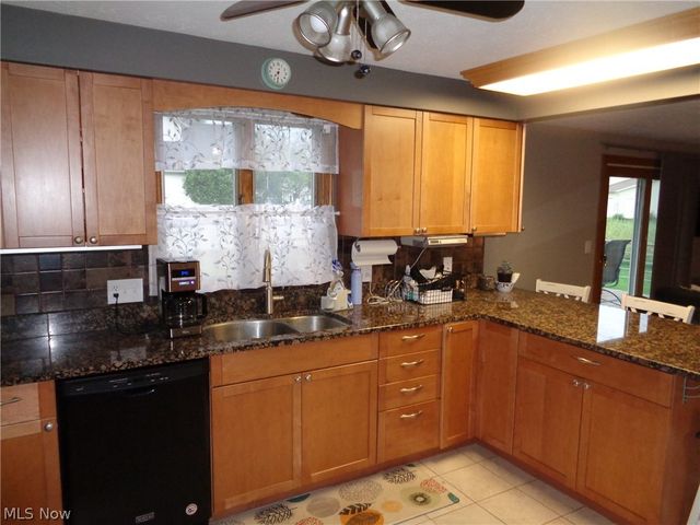 3415 Lauren Avenue NW, Massillon, OH 44646