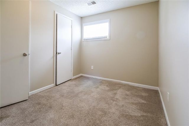 12212 E 58th Terrace, Kansas City, MO 64133