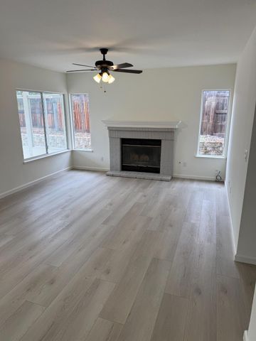 2218 Salem Way, Rocklin, CA 95765