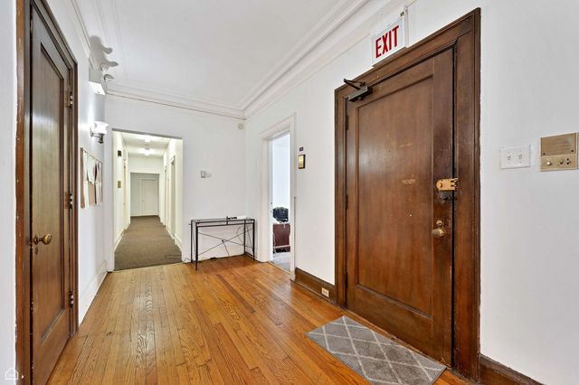 1347 E Hyde Park Boulevard 1, Chicago, IL 60615