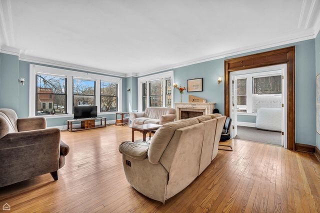 1347 E Hyde Park Boulevard 1, Chicago, IL 60615