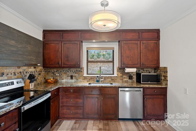 7501 Carolyn Street, Denver, NC 28037