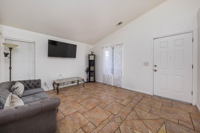1919 Cork Oak Ln, Manteca, CA 95336