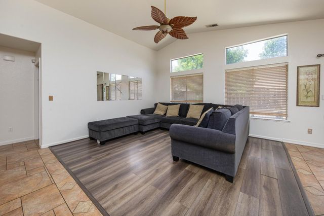 1919 Cork Oak Ln, Manteca, CA 95336