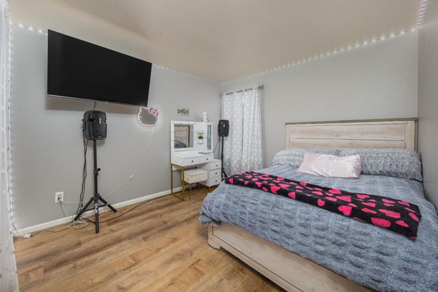 1919 Cork Oak Ln, Manteca, CA 95336