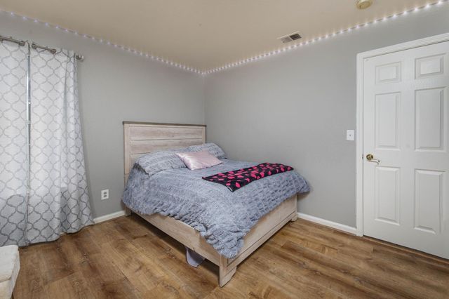 1919 Cork Oak Ln, Manteca, CA 95336