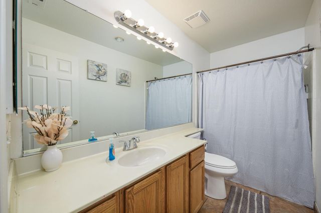 1919 Cork Oak Ln, Manteca, CA 95336
