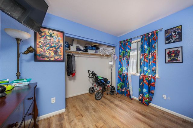 1919 Cork Oak Ln, Manteca, CA 95336
