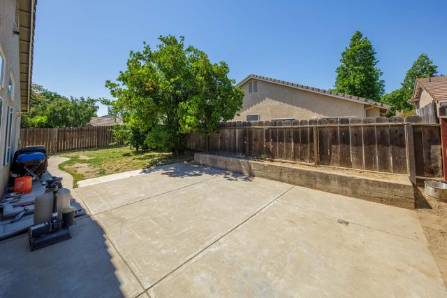 1919 Cork Oak Ln, Manteca, CA 95336