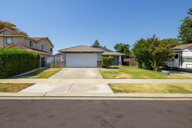 1919 Cork Oak Ln, Manteca, CA 95336