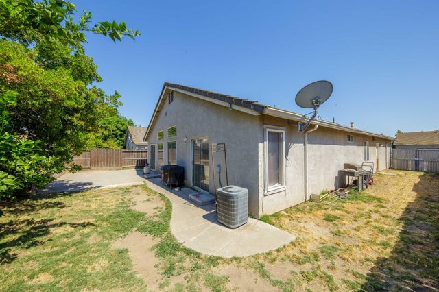1919 Cork Oak Ln, Manteca, CA 95336