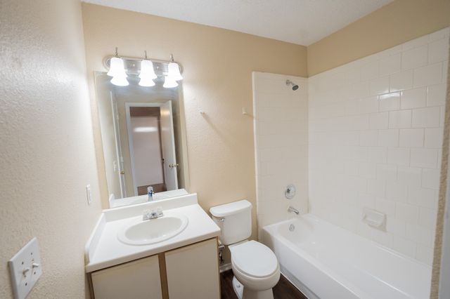 1524 Clemson Drive, Glenn Heights, TX 75154