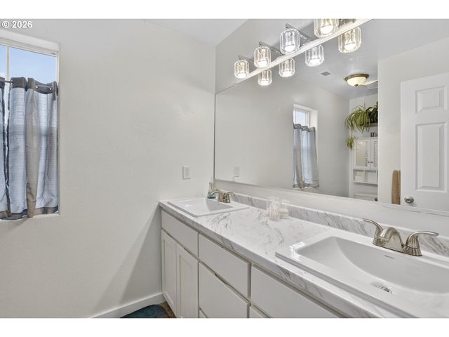 34484 VAIL Ct, St Helens, OR 97051