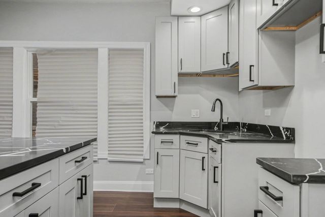 8030 S Constance Avenue, Chicago, IL 60617