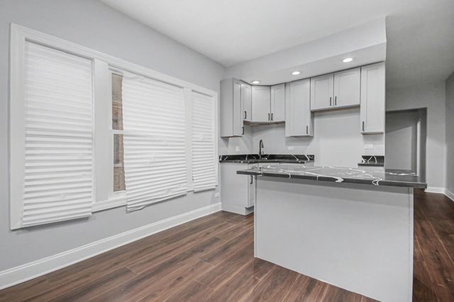 8030 S Constance Avenue, Chicago, IL 60617