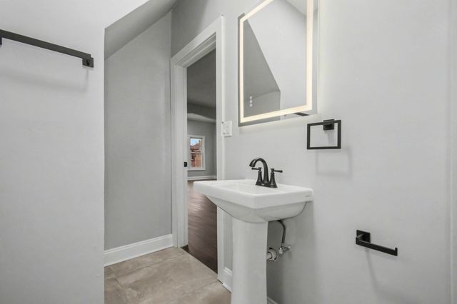 8030 S Constance Avenue, Chicago, IL 60617