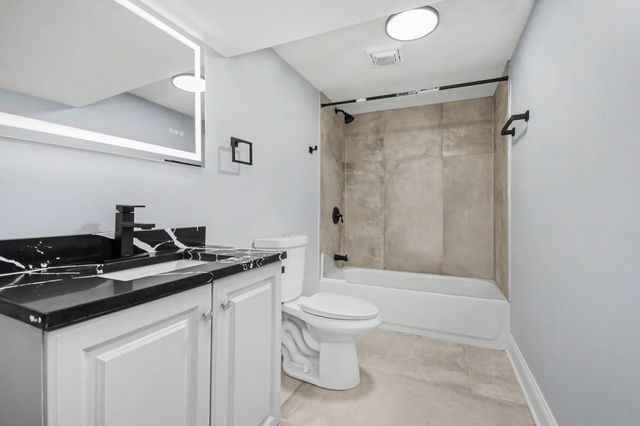 8030 S Constance Avenue, Chicago, IL 60617