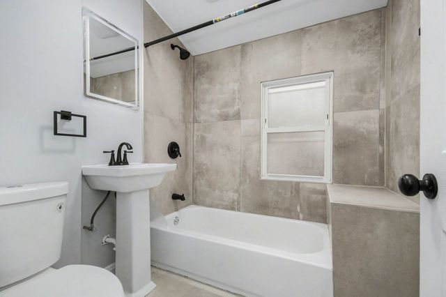 8030 S Constance Avenue, Chicago, IL 60617