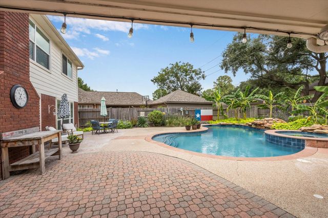 15726 Echo Lodge Drive, Houston, TX 77095