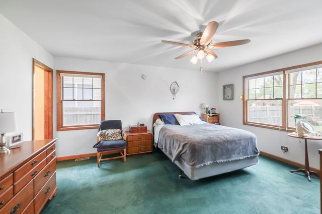 29 W Goebel Drive, Lombard, IL 60148