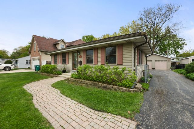 29 W Goebel Drive, Lombard, IL 60148