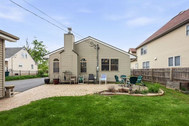 29 W Goebel Drive, Lombard, IL 60148
