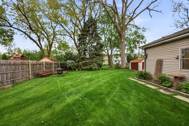 29 W Goebel Drive, Lombard, IL 60148