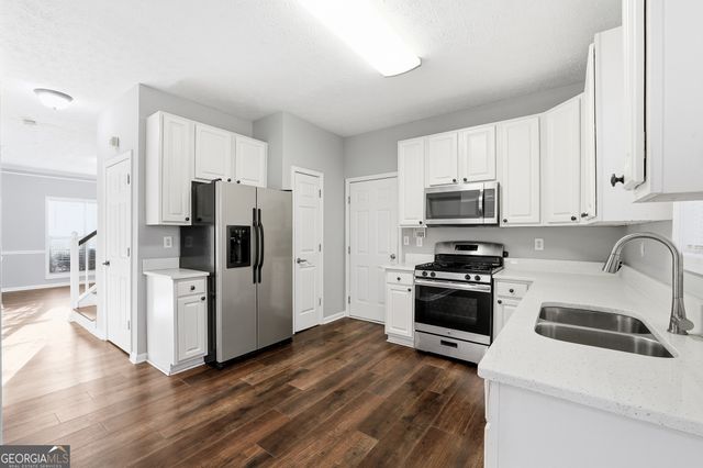 760 Jackson Bank Place NW, Lilburn, GA 30047