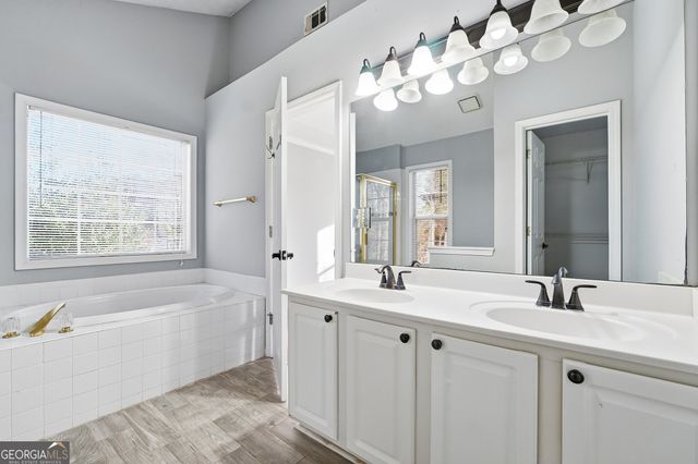 760 Jackson Bank Place NW, Lilburn, GA 30047