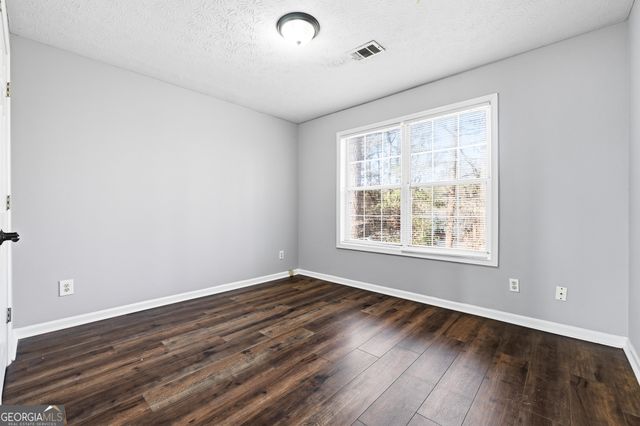 760 Jackson Bank Place NW, Lilburn, GA 30047